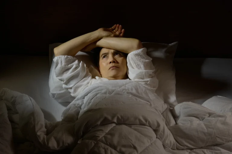 Why Insomnia Gets Worse in Winter – And How to Sleep Better